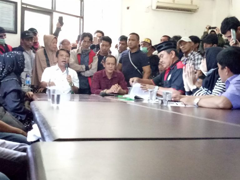 Ratusan Pedagang Makassar Mall datangi DPRD Makassar ...
