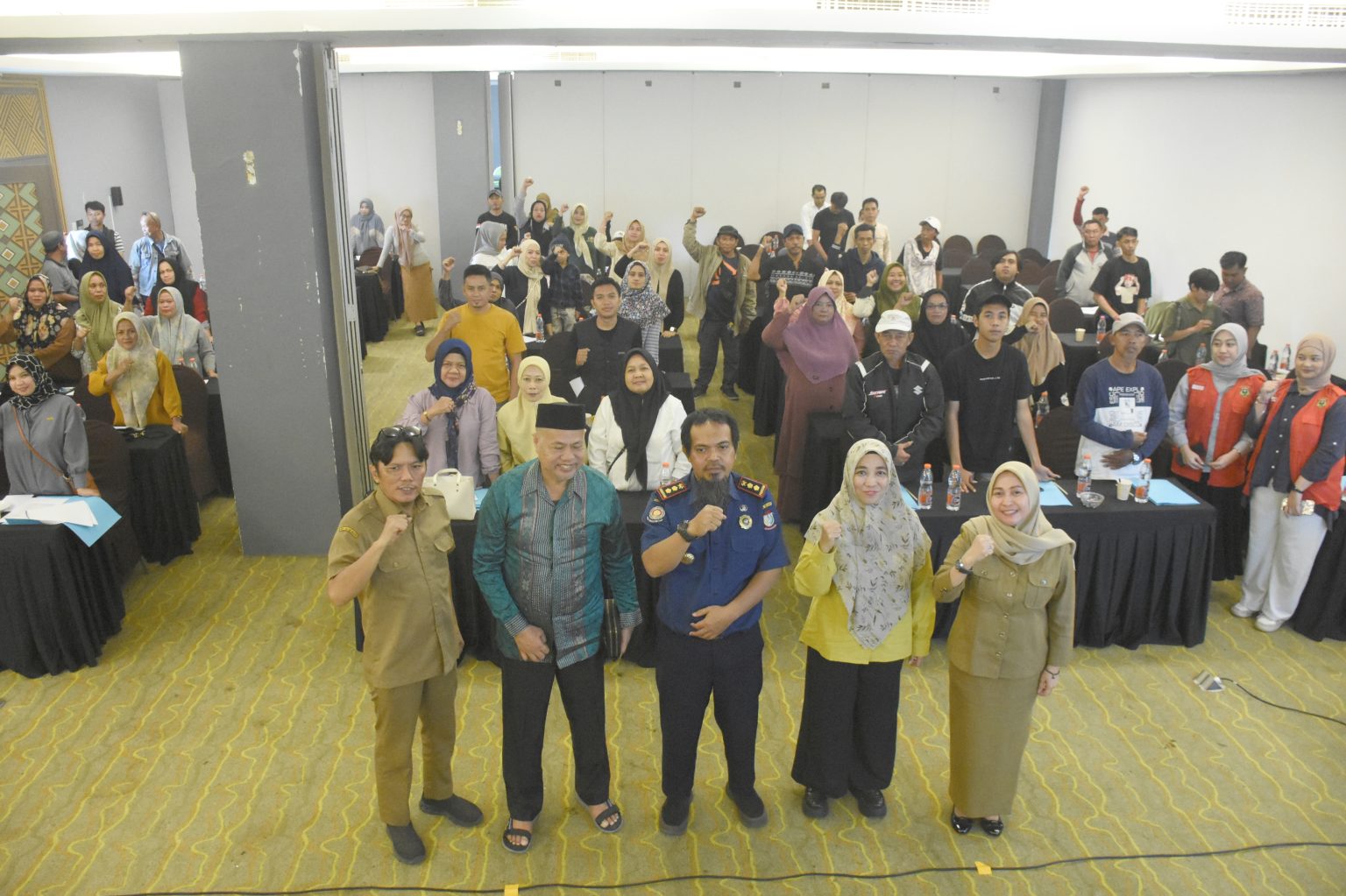 6e5eb56f4c5a74a8f6064a0ffbcc922161b0a6a2b42b69b935d4da162c103f53.0